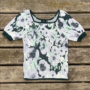 yest  Floral Women's Top size 2